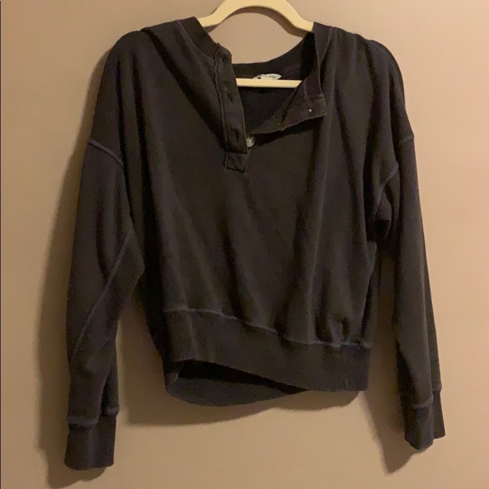 American eagle cropped button hoodie